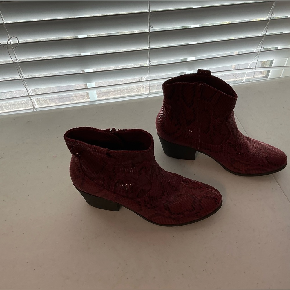 Elegant Dark Red Snakeskin Ankle Booties